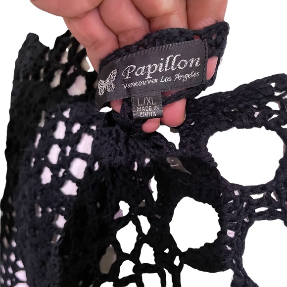 PAPILLON BLACK ASYMMETRICAL CROCHET TOP W/FLARED LONG SLEEVES  Size L-XL - Picture 7 of 10